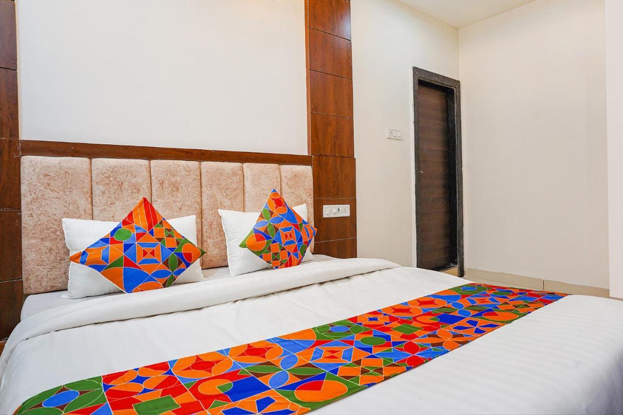 Fabhotel Coral Hotel